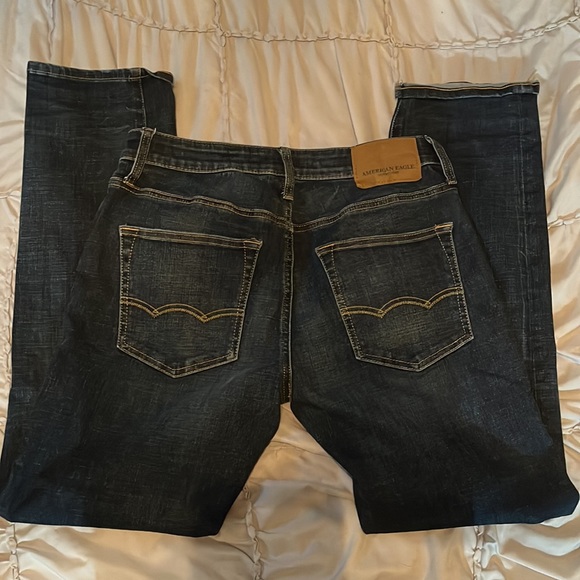 Distressed American Eagle jeans - Picture 2 of 3